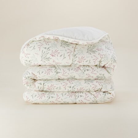 imagen comforter set floral blanco doblado recto